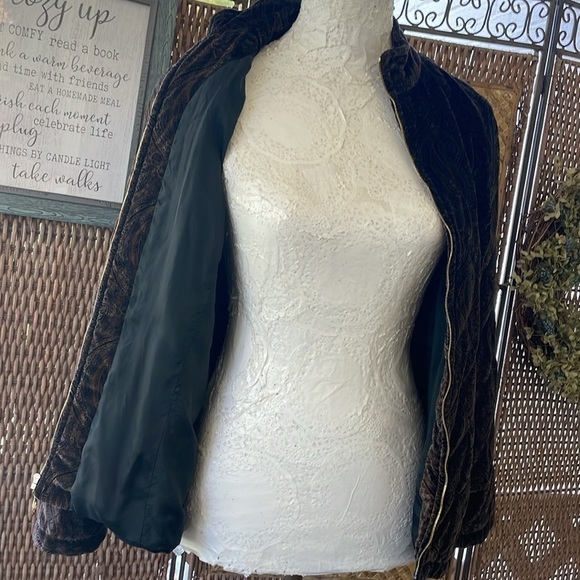 St. John Sport Paisley Velvet Quilted Zipper Jacket - Picture 13 of 14